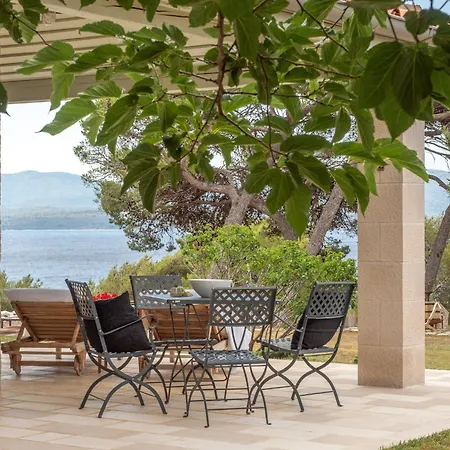 Elegant Brac 4 Bedrooms Shoreline Serenity Stunning Sea Views Walking Distance To Villa Murvica (Brac)