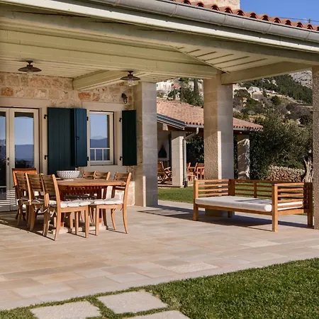Elegant Brac 4 Bedrooms Shoreline Serenity Stunning Sea Views Walking Distance To Villa
