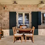 Elegant Brac 4 Bedrooms Shoreline Serenity Stunning Sea Views *
