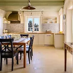 Elegant Brac 4 Bedrooms Shoreline Serenity Stunning Sea Views ヴィラ *
