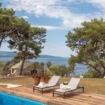 Elegant Brac 4 Bedrooms Shoreline Serenity Stunning Sea Views *