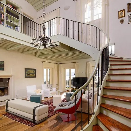 Beachfront Oasis: Elegant Brac Retreat With Sea Views *