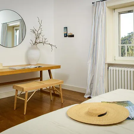 Beachfront Oasis: Elegant Brac Retreat With Sea Views Villa Murvica (Brac)