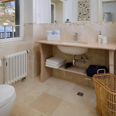 Villa Beachfront Oasis: Elegant Brac Retreat With Sea Views *