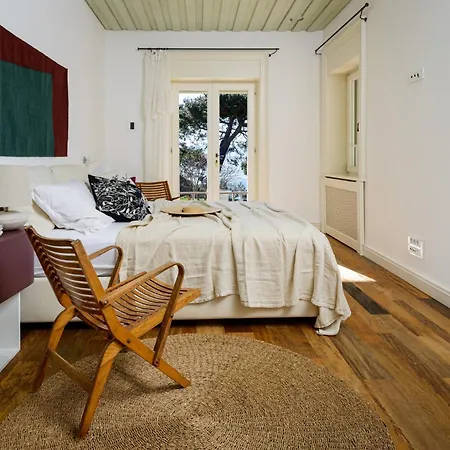 빌라 Elegant Brac 4 Bedrooms Shoreline Serenity Stunning Sea Views Walking Distance To *