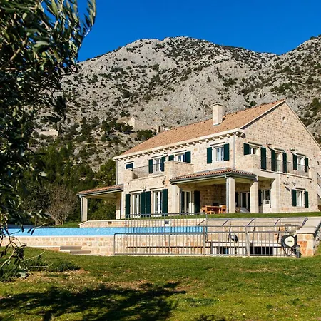 Elegant Brac 4 Bedrooms Shoreline Serenity Stunning Sea Views Walking Distance To Murvica (Brac)