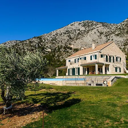 빌라 Elegant Brac 4 Bedrooms Shoreline Serenity Stunning Sea Views Walking Distance To *