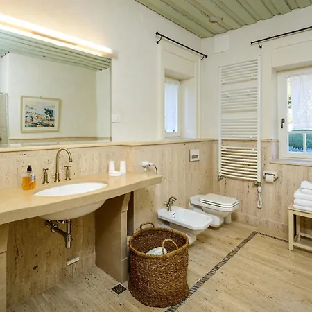 Villa Elegant Brac 4 Bedrooms Shoreline Serenity Stunning Sea Views Murvica (Brac)
