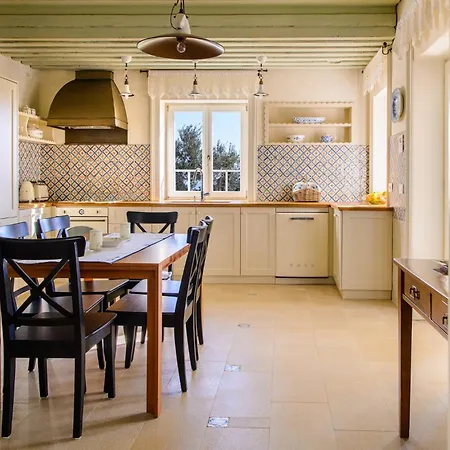 Elegant Brac 4 Bedrooms Shoreline Serenity Stunning Sea Views Villa *