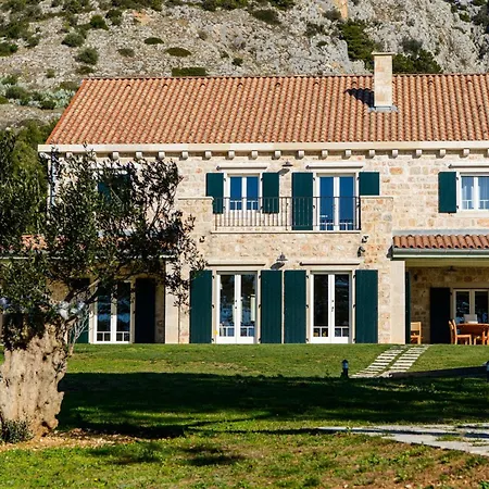 Elegant Brac 4 Bedrooms Shoreline Serenity Stunning Sea Views